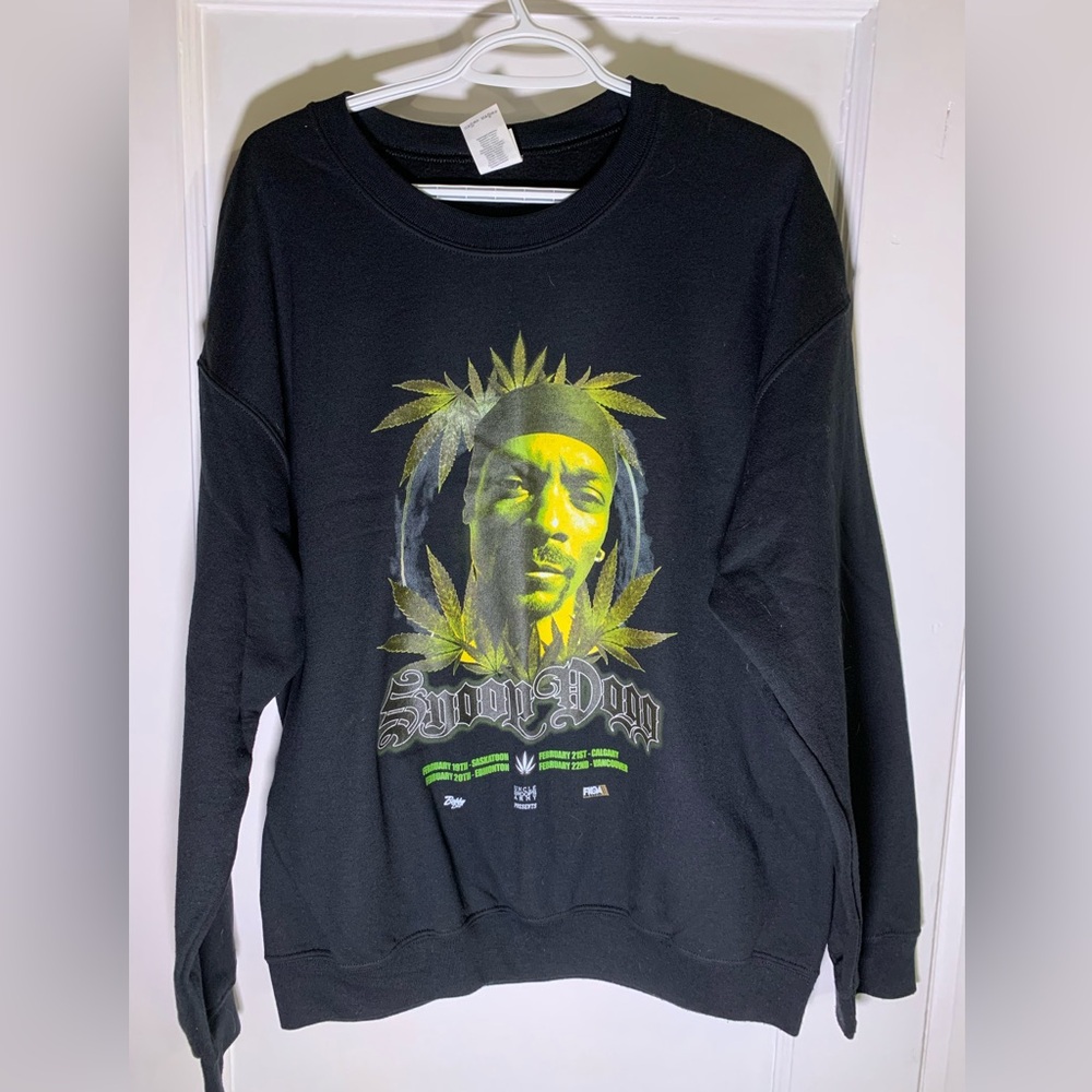 Snoop dogg Canada tour crewneck